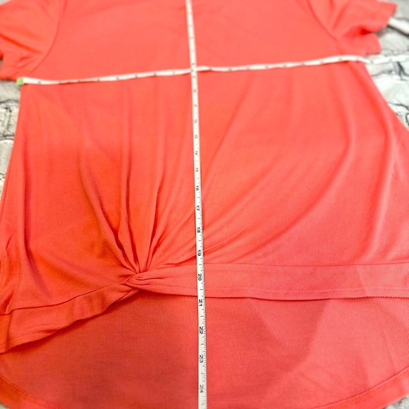 Southern Shirt Coral Knot-Front Tee‎ – Size Medium NWT - Picture 9 of 11